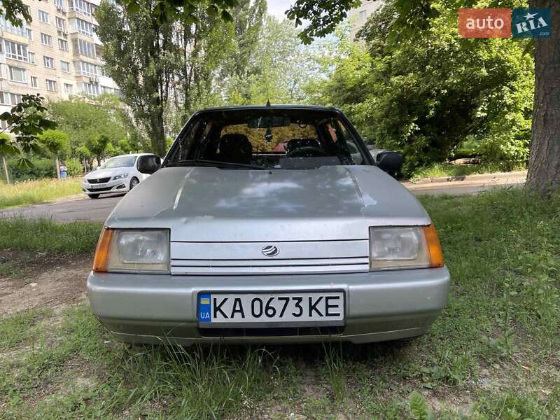Лифтбек ЗАЗ 1103 Славута 2004 в Киеве