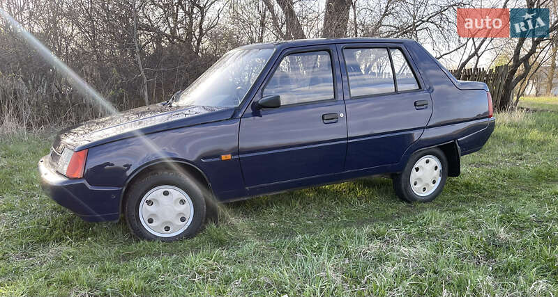 Лифтбек ЗАЗ 1103 Славута 2010 в Славуте