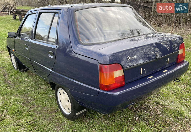 Лифтбек ЗАЗ 1103 Славута 2010 в Славуте