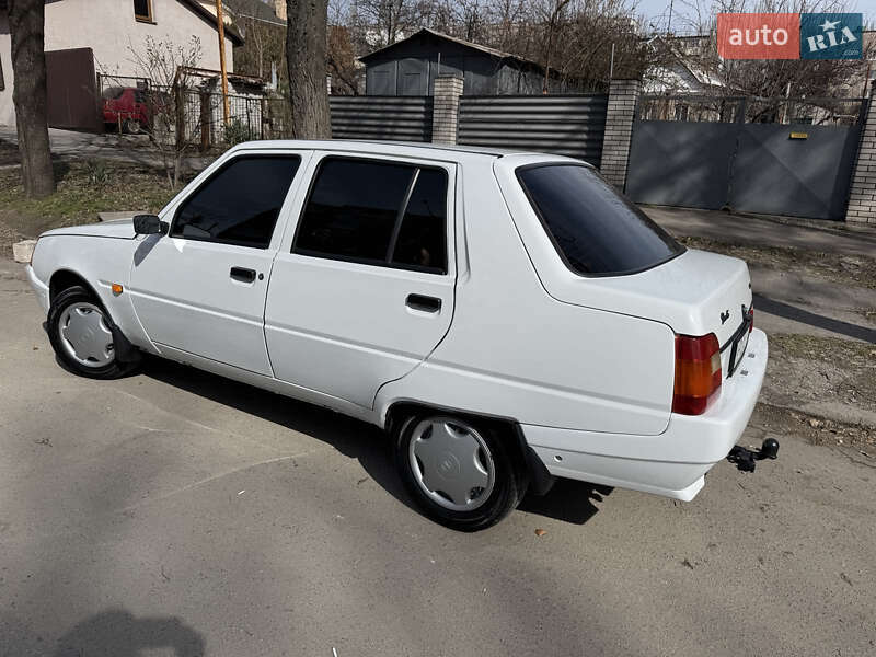 Лифтбек ЗАЗ 1103 Славута 2007 в Запорожье