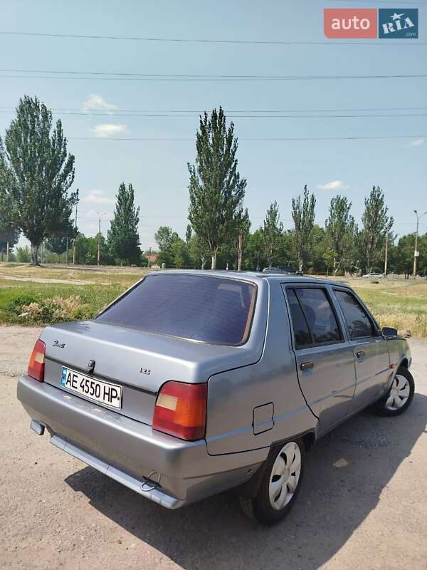 Лифтбек ЗАЗ 1103 Славута 2006 в Днепре