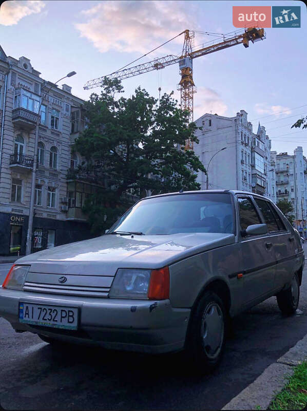 Лифтбек ЗАЗ 1103 Славута 2007 в Киеве