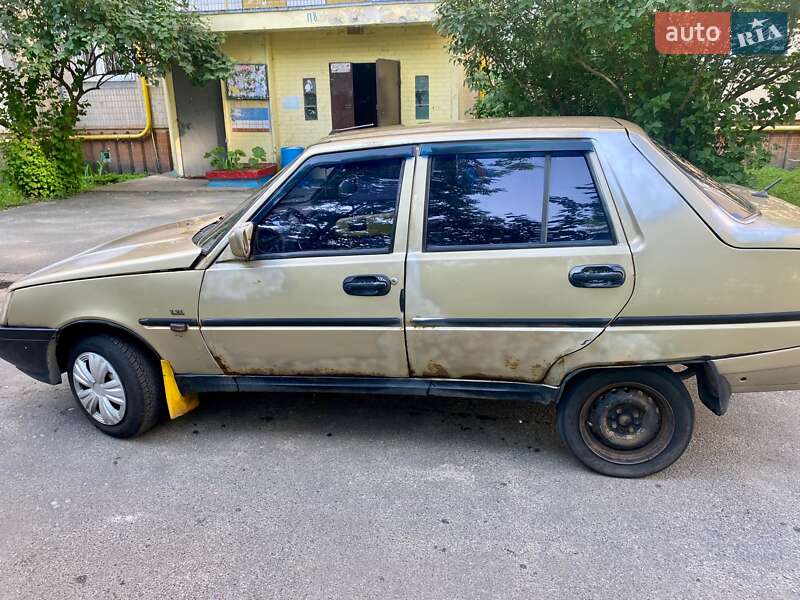 Ліфтбек ЗАЗ 1103 Славута 2002 в Києві