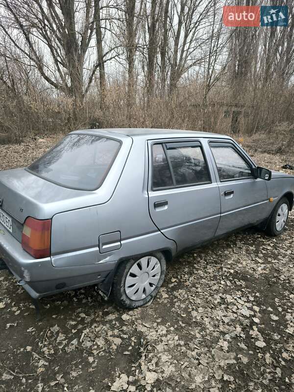 Лифтбек ЗАЗ 1103 Славута 2006 в Киеве