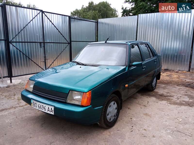 Лифтбек ЗАЗ 1103 Славута 2000 в 