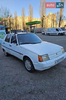 Лифтбек ЗАЗ 1103 Славута 2004 в Киеве