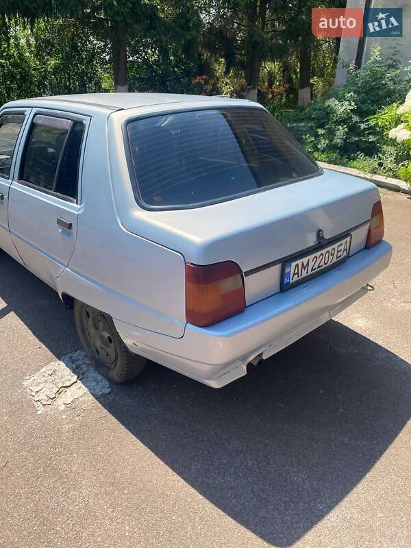 Лифтбек ЗАЗ 1103 Славута 2004 в Коростене