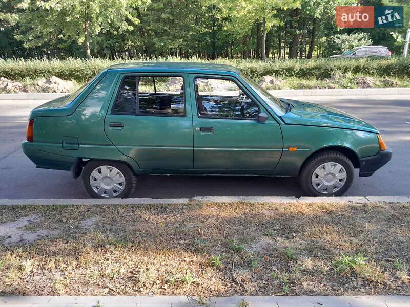 Лифтбек ЗАЗ 1103 Славута 2007 в Киеве