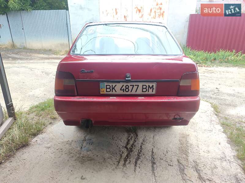 Лифтбек ЗАЗ 1103 Славута 2003 в Костополе