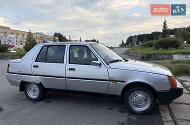 Лифтбек ЗАЗ 1103 Славута 2005 в Новоднестровске