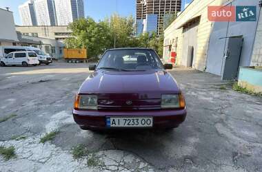 Лифтбек ЗАЗ 1103 Славута 2004 в Киеве