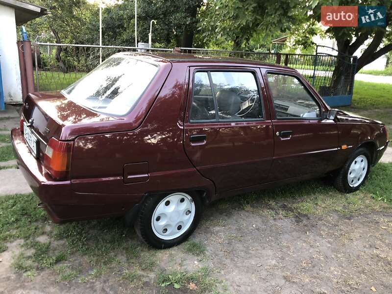 Лифтбек ЗАЗ 1103 Славута 2007 в Казатине