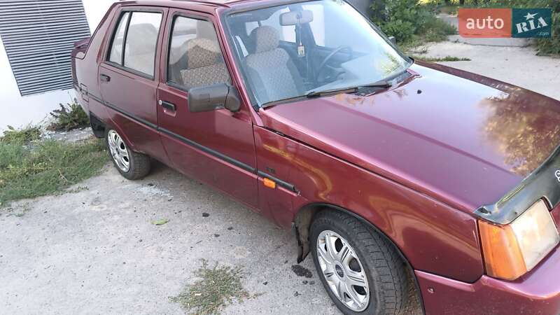 Лифтбек ЗАЗ 1103 Славута 2001 в Лубнах