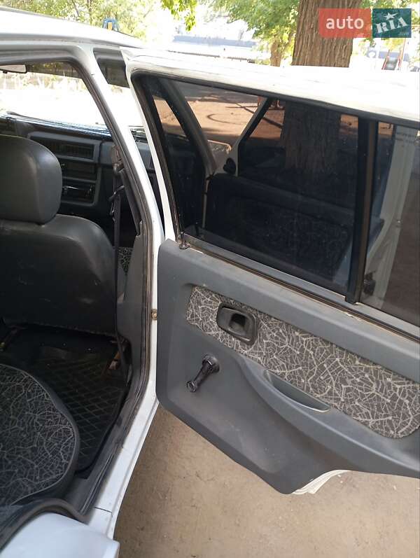 Лифтбек ЗАЗ 1103 Славута 2005 в Южноукраинске фото 9 Лифтбек ЗАЗ 1103 Славута 2005 в Южноукраинске