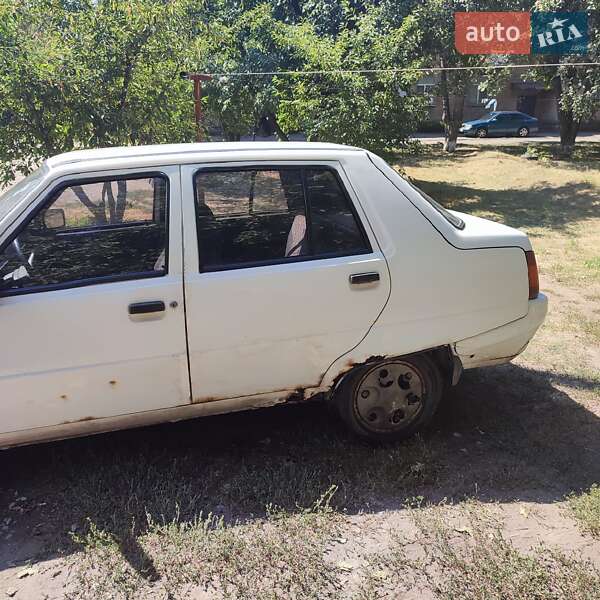 Лифтбек ЗАЗ 1103 Славута 2000 в Запорожье