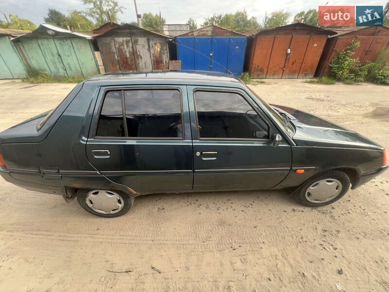 Лифтбек ЗАЗ 1103 Славута 2005 в Львове