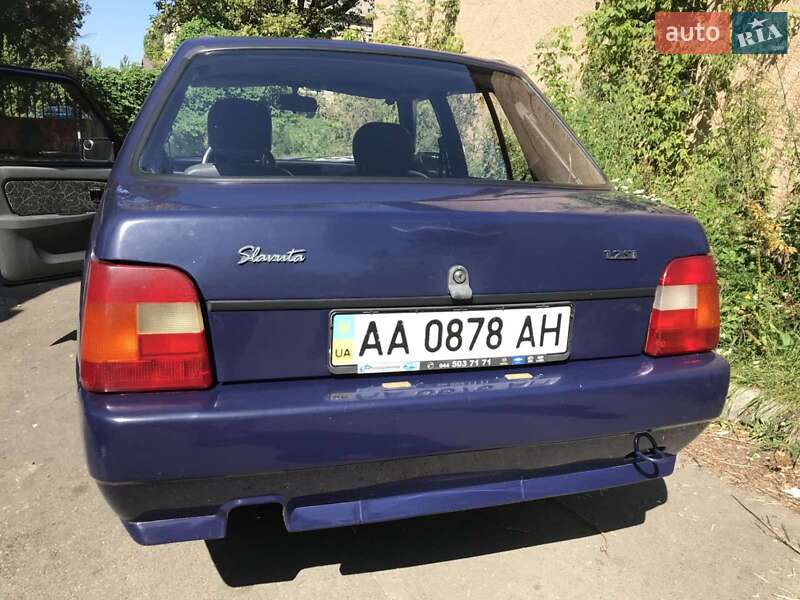 Лифтбек ЗАЗ 1103 Славута 2010 в Киеве