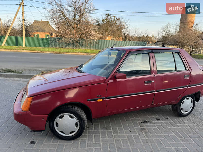 Лифтбек ЗАЗ 1103 Славута 2003 в Полтаве