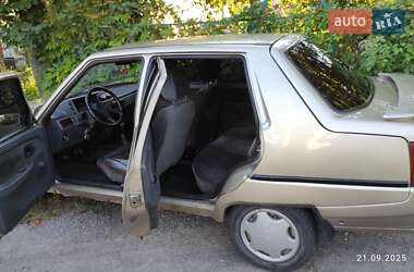 Лифтбек ЗАЗ 1103 Славута 2003 в 