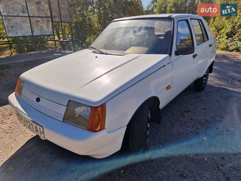 Лифтбек ЗАЗ 1103 Славута 2005 в Ромнах