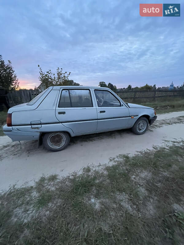 Лифтбек ЗАЗ 1103 Славута 2004 в Камне-Каширском