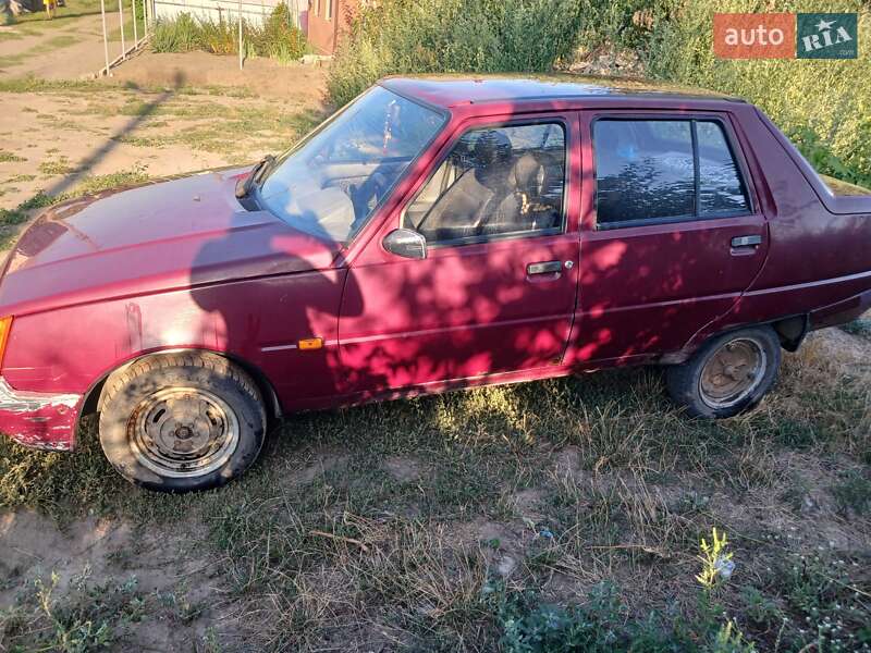 Лифтбек ЗАЗ 1103 Славута 2005 в Александрие