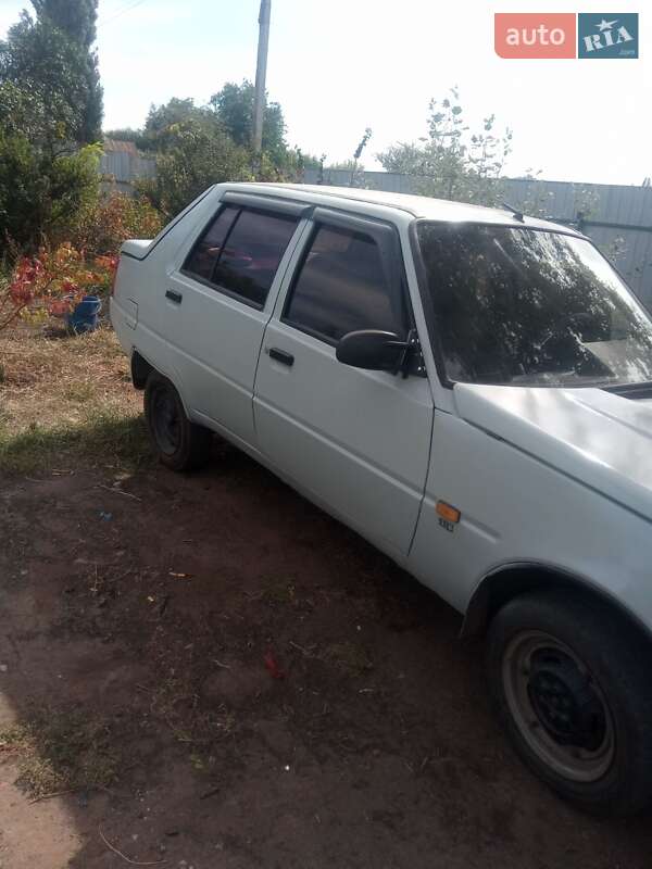 Лифтбек ЗАЗ 1103 Славута 1999 в Александровке (Краматорского района)