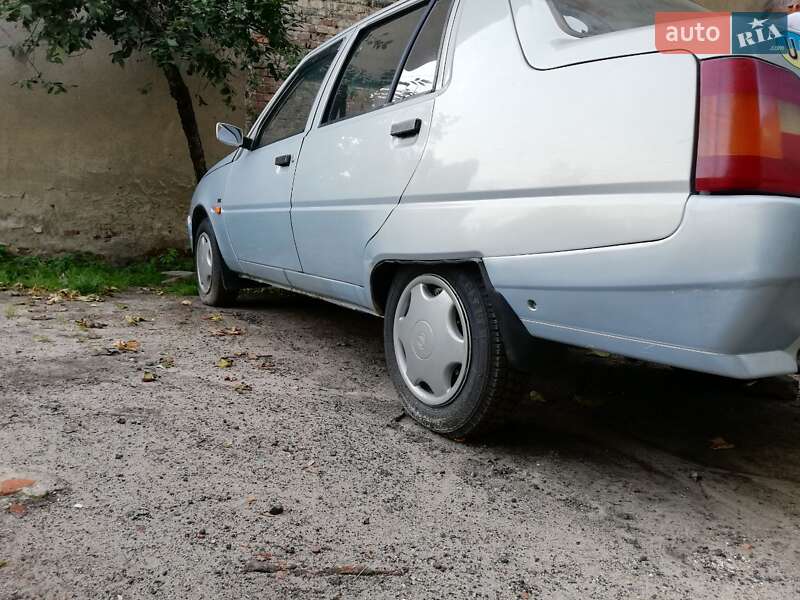 Ліфтбек ЗАЗ 1103 Славута 2004 в Умані фото 7 Ліфтбек ЗАЗ 1103 Славута 2004 в Умані