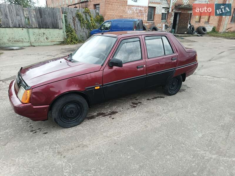 Лифтбек ЗАЗ 1103 Славута 2001 в Олевске
