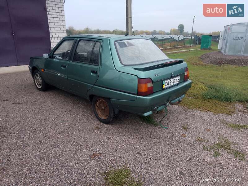 Лифтбек ЗАЗ 1103 Славута 2005 в Белозерье фото 3 Лифтбек ЗАЗ 1103 Славута 2005 в Белозерье