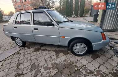 Ліфтбек ЗАЗ 1103 Славута 2004 в Чернівцях