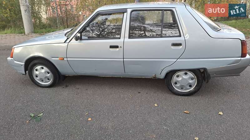 Лифтбек ЗАЗ 1103 Славута 2004 в Черновцах фото 5 Лифтбек ЗАЗ 1103 Славута 2004 в Черновцах