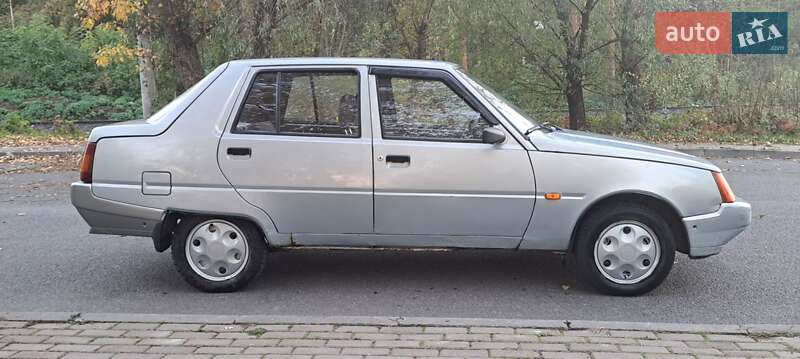 Лифтбек ЗАЗ 1103 Славута 2004 в Черновцах фото 7 Лифтбек ЗАЗ 1103 Славута 2004 в Черновцах