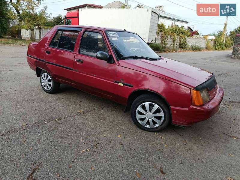 Лифтбек ЗАЗ 1103 Славута 2002 в Днепре