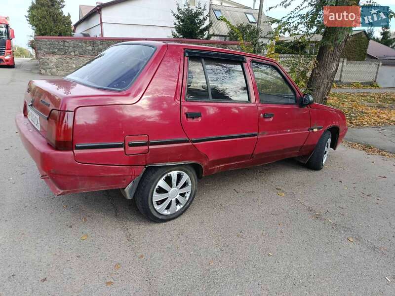 Лифтбек ЗАЗ 1103 Славута 2002 в Днепре