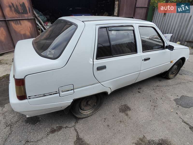 Лифтбек ЗАЗ 1103 Славута 2002 в Полтаве фото 10 Лифтбек ЗАЗ 1103 Славута 2002 в Полтаве