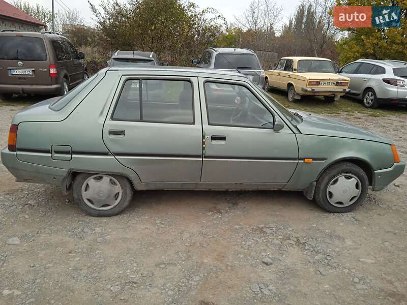 Ліфтбек ЗАЗ 1103 Славута 2006 в Кам'янець-Подільському фото 10 Ліфтбек ЗАЗ 1103 Славута 2006 в Кам'янець-Подільському