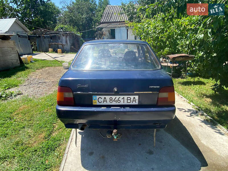 Ліфтбек ЗАЗ 1103 Славута 2004 в Шполі фото Ліфтбек ЗАЗ 1103 Славута 2004 в Шполі