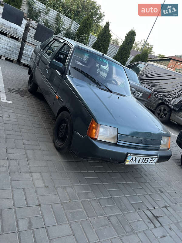 Лифтбек ЗАЗ 1103 Славута 2004 в Харькове