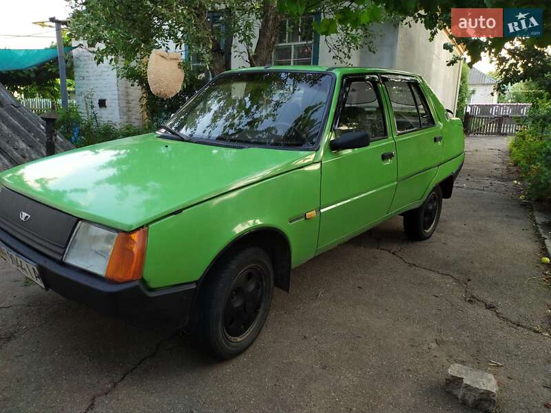 Ліфтбек ЗАЗ 1103 Славута 2004 в Жовтих Водах фото Ліфтбек ЗАЗ 1103 Славута 2004 в Жовтих Водах