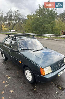 Лифтбек ЗАЗ 1103 Славута 2004 в Киеве
