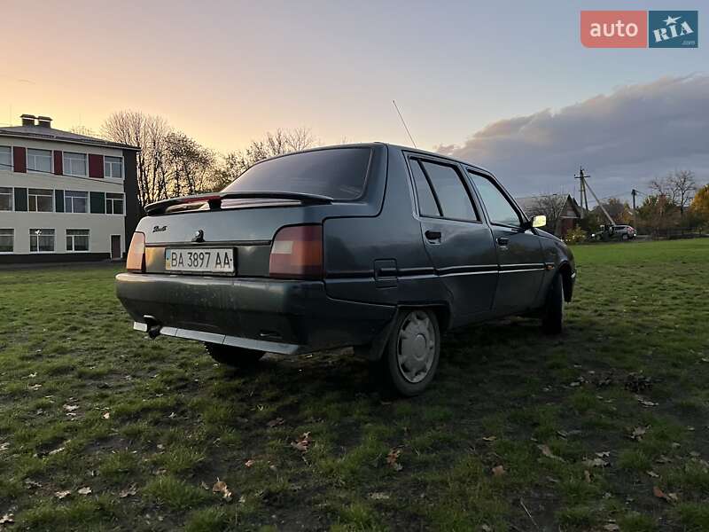 Лифтбек ЗАЗ 1103 Славута 2004 в Кропивницком фото 5 Лифтбек ЗАЗ 1103 Славута 2004 в Кропивницком