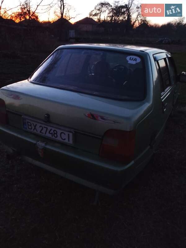 Лифтбек ЗАЗ 1103 Славута 2001 в Каменец-Подольском фото 2 Лифтбек ЗАЗ 1103 Славута 2001 в Каменец-Подольском