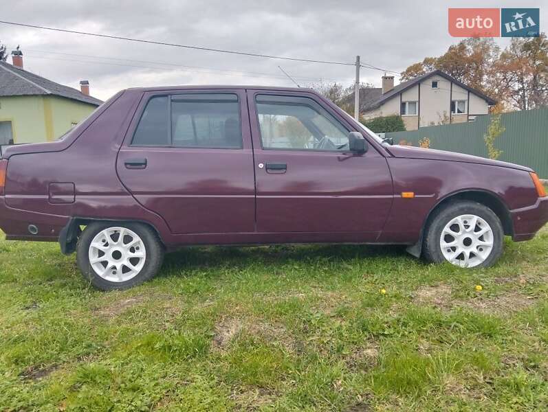Лифтбек ЗАЗ 1103 Славута 2004 в Яворове