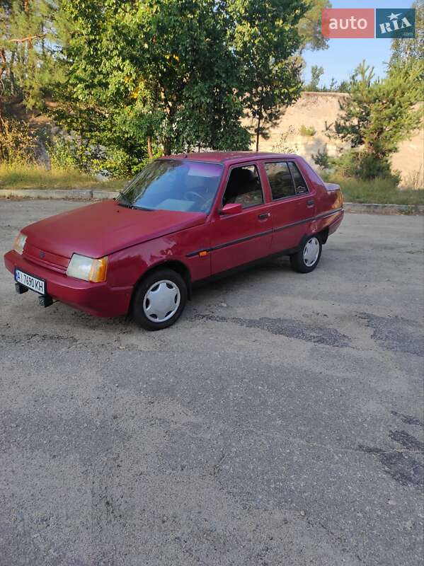 Лифтбек ЗАЗ 1103 Славута 2004 в Тараще