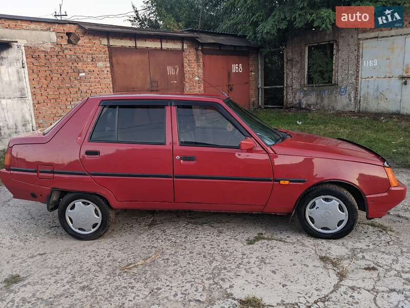 Лифтбек ЗАЗ 1103 Славута 2006 в Ровно