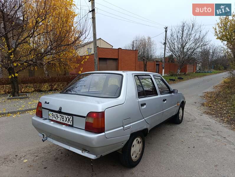 Лифтбек ЗАЗ 1103 Славута 2003 в Харькове фото 10 Лифтбек ЗАЗ 1103 Славута 2003 в Харькове