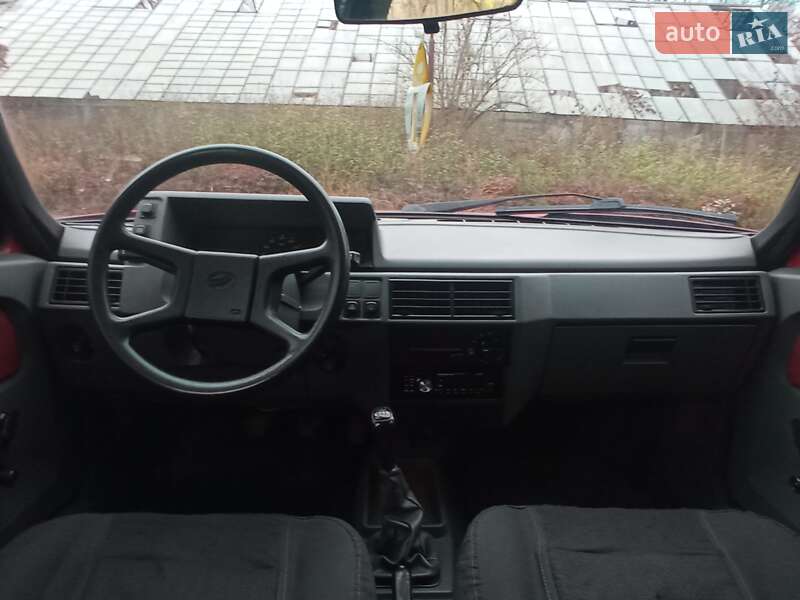 Ліфтбек ЗАЗ 1103 Славута 2002 в Чернівцях