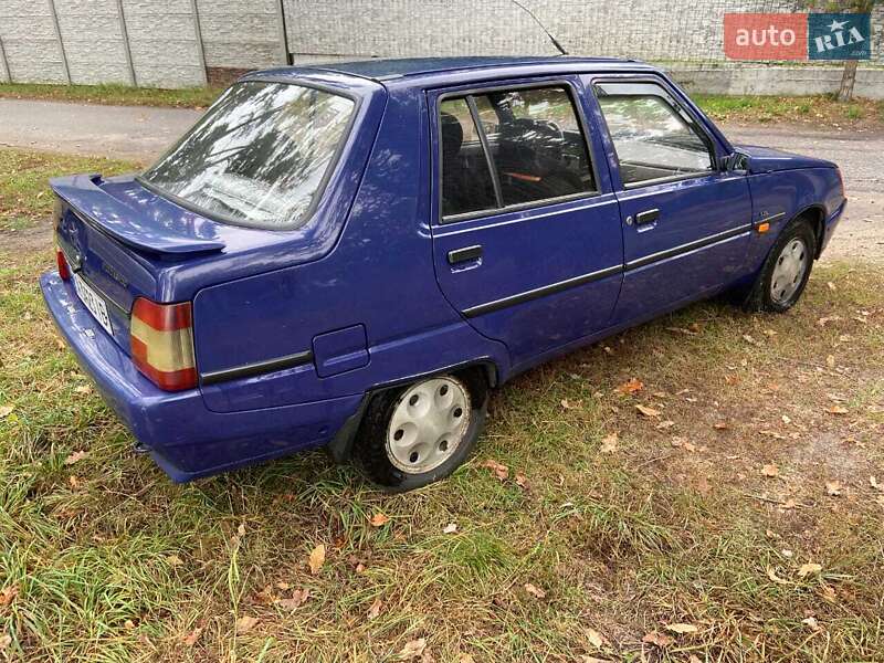 Ліфтбек ЗАЗ 1103 Славута 2002 в Києві фото 3 Ліфтбек ЗАЗ 1103 Славута 2002 в Києві