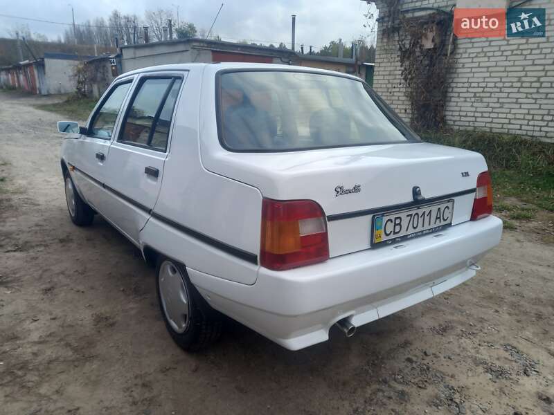 Лифтбек ЗАЗ 1103 Славута 2006 в Славутиче